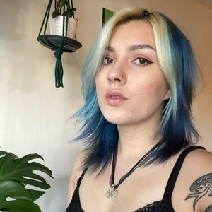 Meet your Posher, Valerie